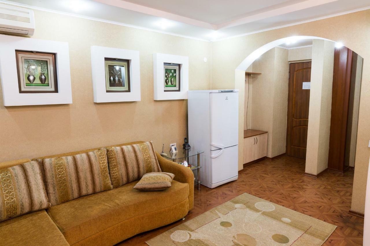 Tourist Hotel Ustʼ-Kamenogorsk Екстериор снимка