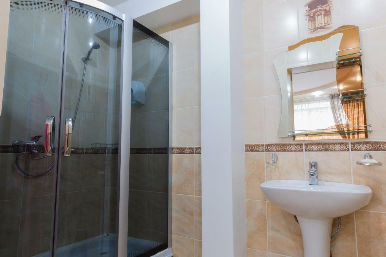 Tourist Hotel Ustʼ-Kamenogorsk Екстериор снимка