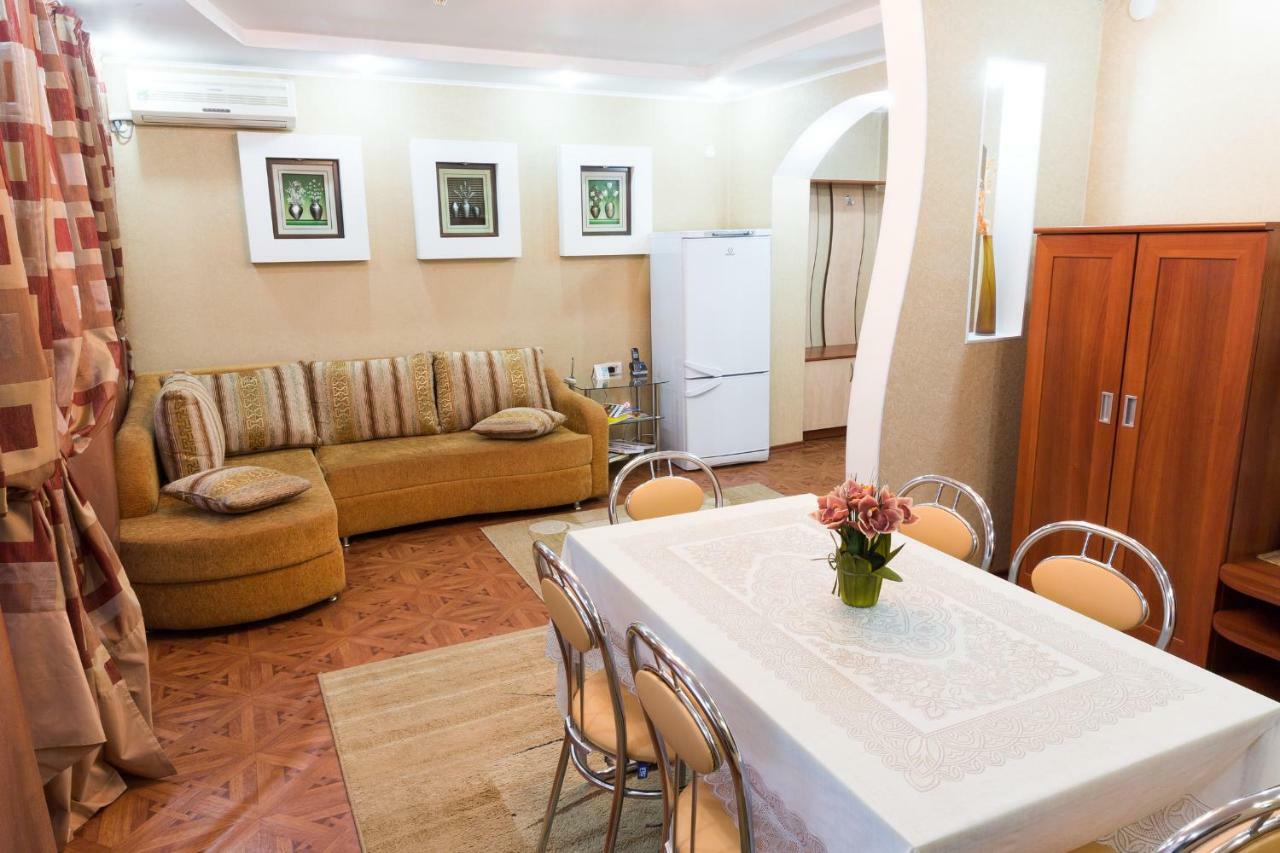 Tourist Hotel Ustʼ-Kamenogorsk Екстериор снимка