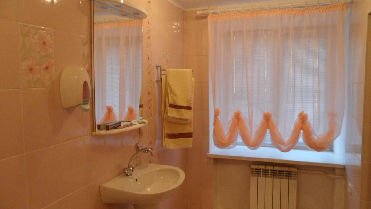 Tourist Hotel Ustʼ-Kamenogorsk Екстериор снимка