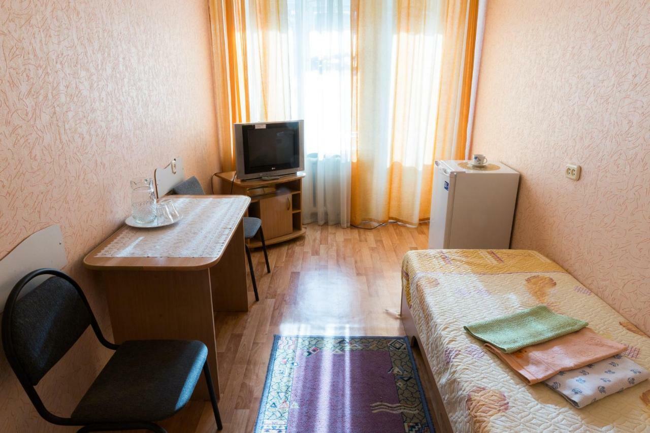 Tourist Hotel Ustʼ-Kamenogorsk Екстериор снимка