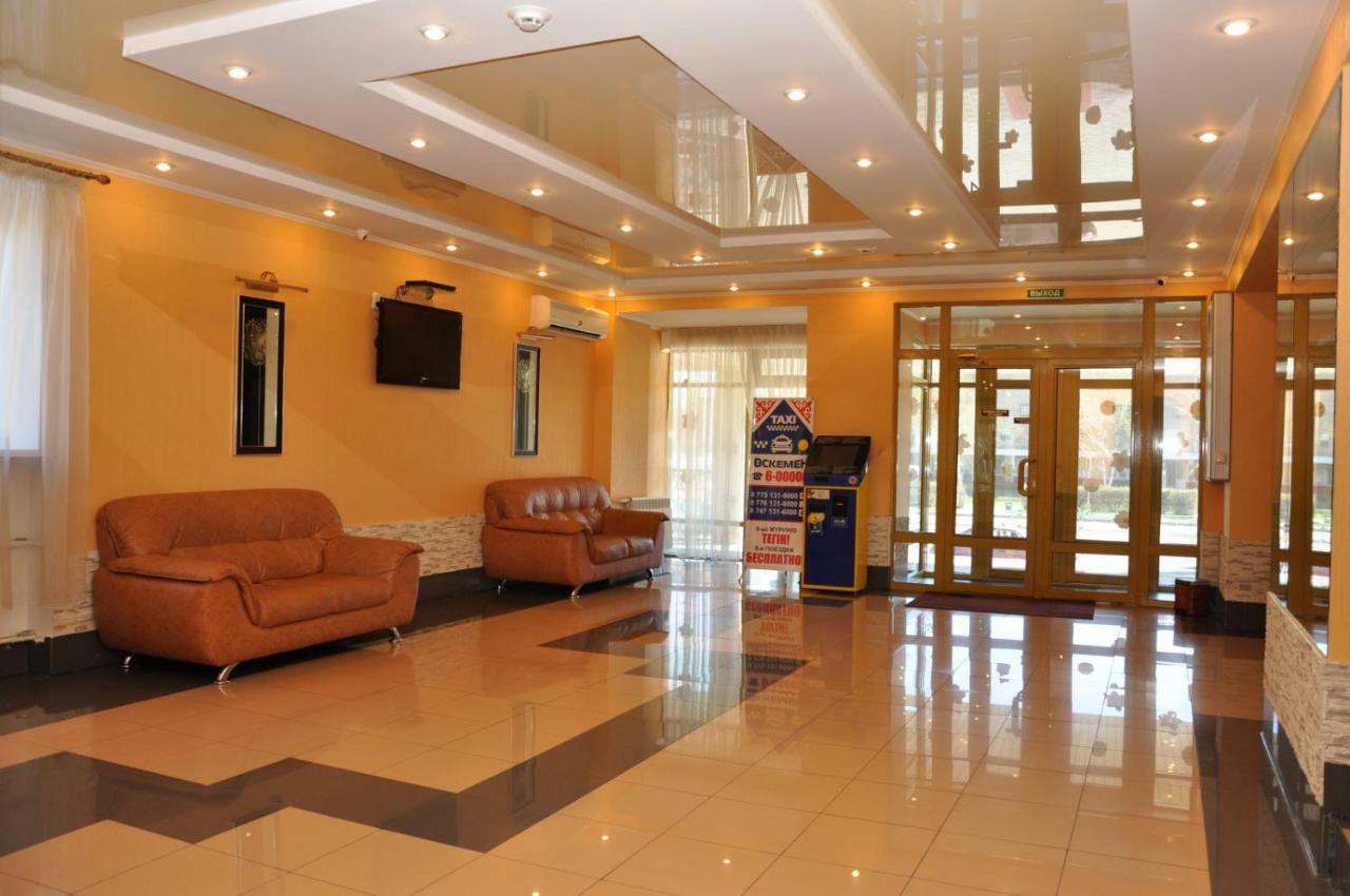 Tourist Hotel Ustʼ-Kamenogorsk Екстериор снимка